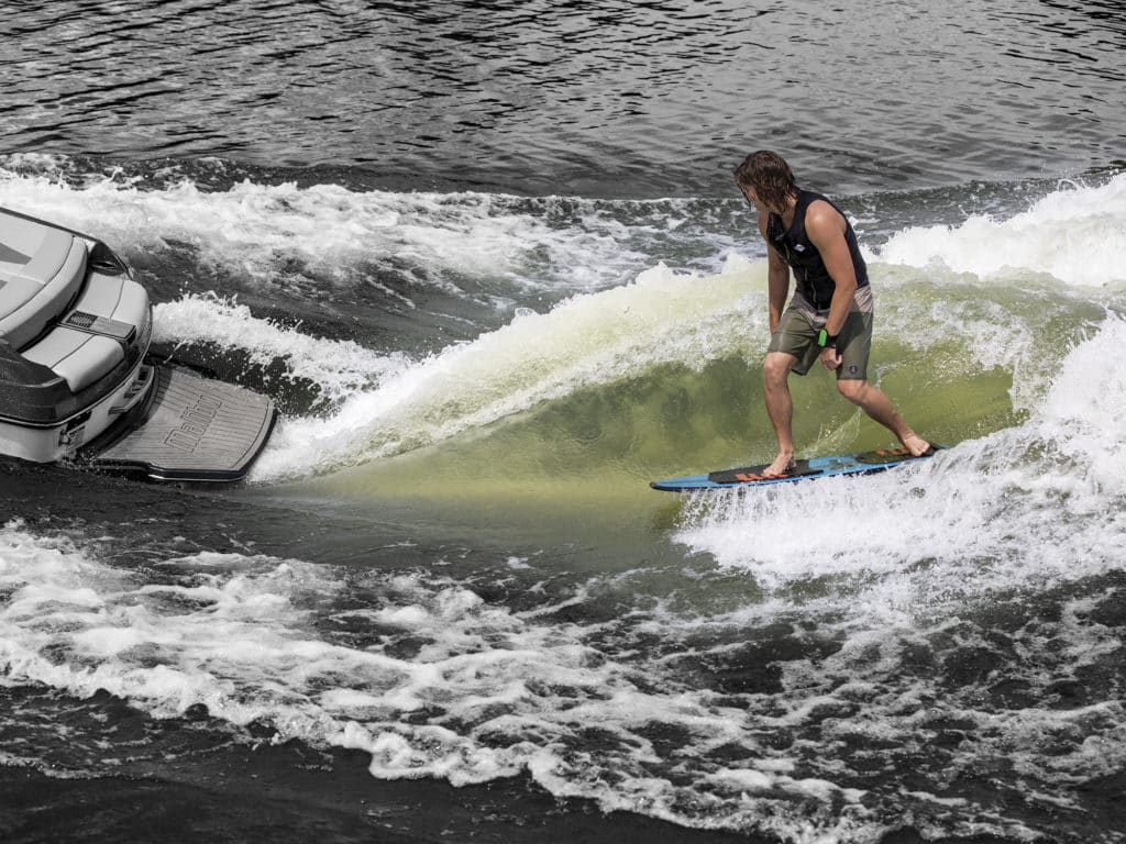 Malibu 22 VLX Wakesurfing Review