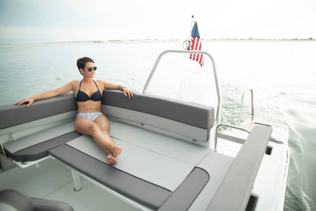 Jeanneau Leader 7.5 CC aft seating