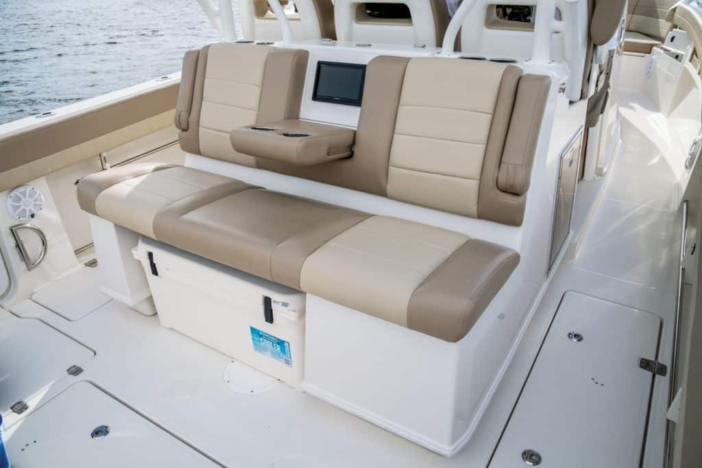Sailfish 360 CC cockpit seating