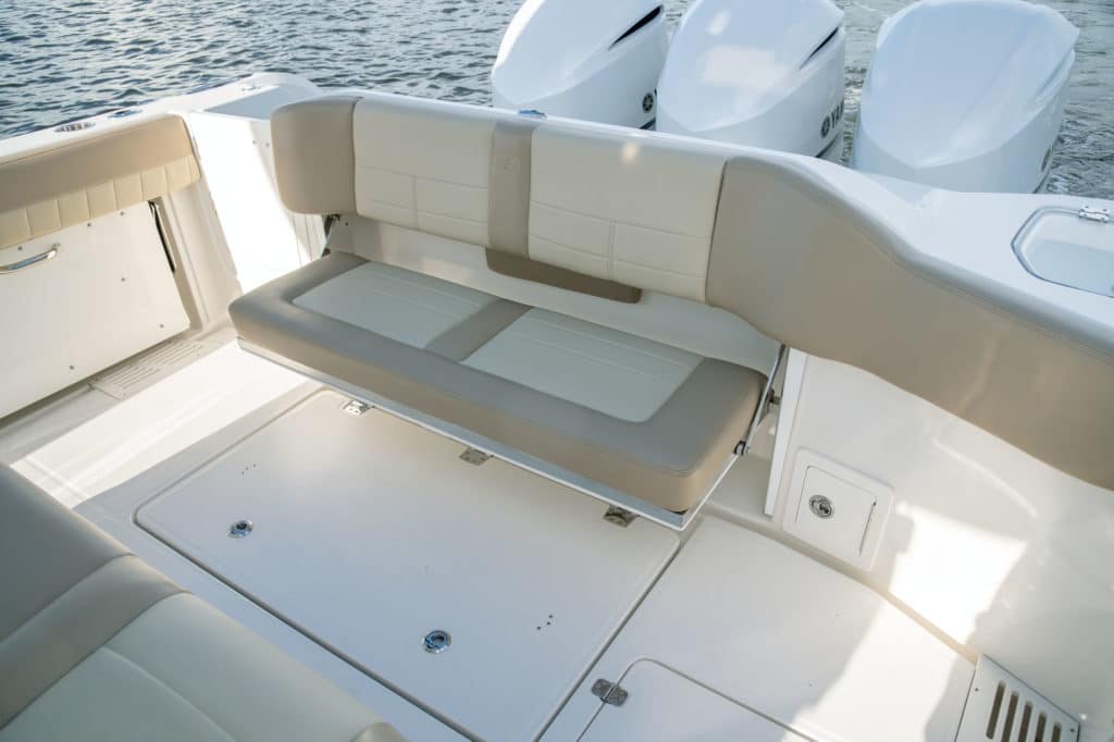 Sailfish 360 CC transom seating