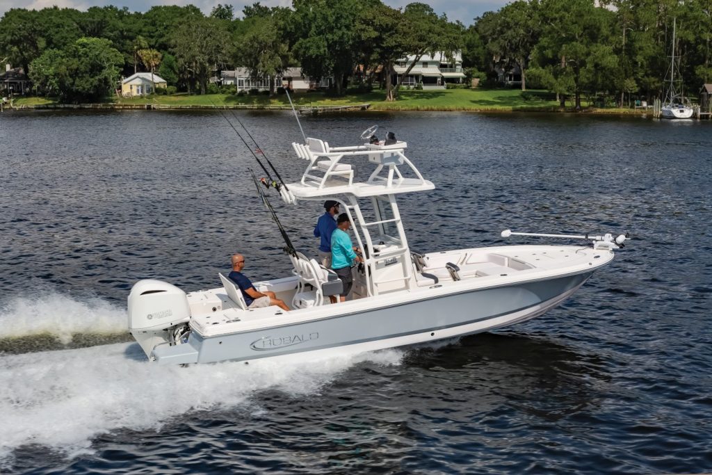 Robalo 246 Cayman SD running shot