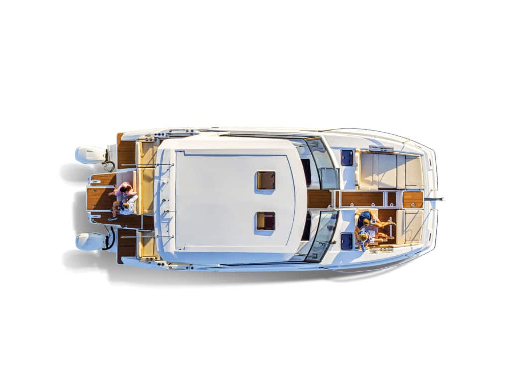 Aquila 36 Sport overhead