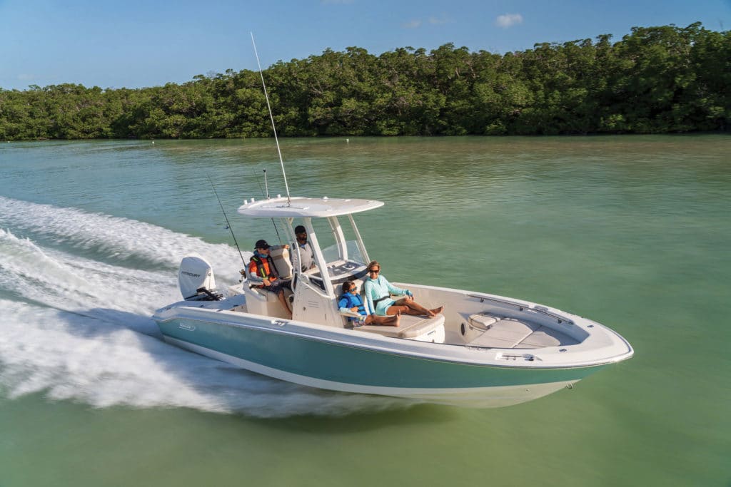 Boston Whaler 250 Dauntless running in the river