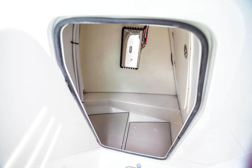 Stingray 269DC console compartment