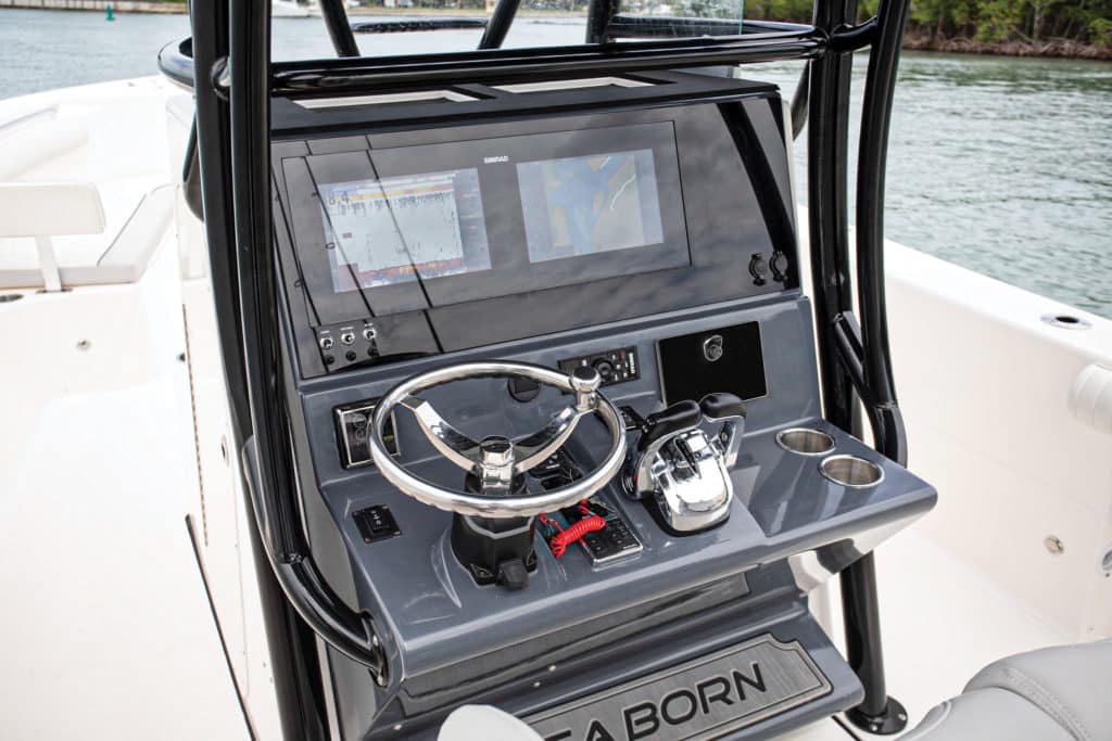 Sea Born LX26 XLT helm