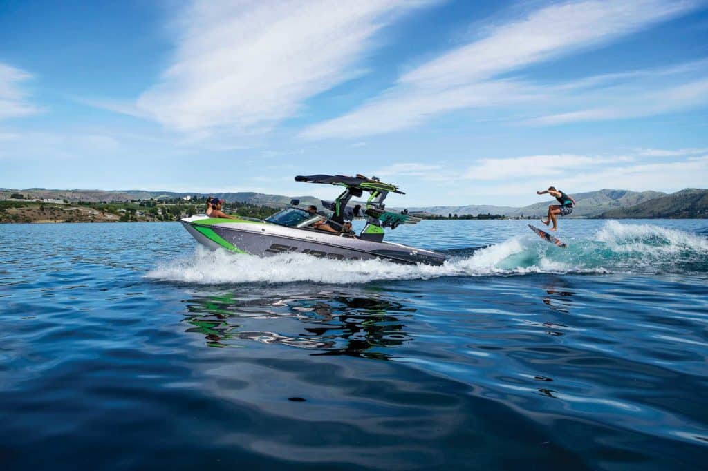 Supra SR with a wakesurfer