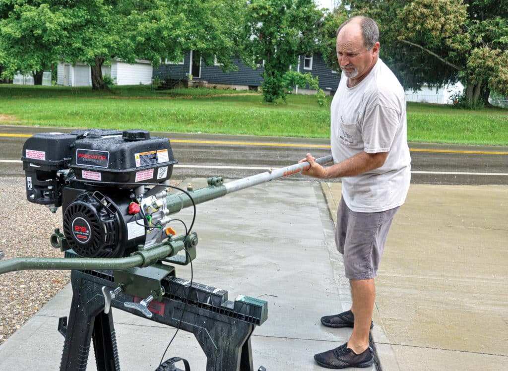 Removing the mud-motor propeller shaft