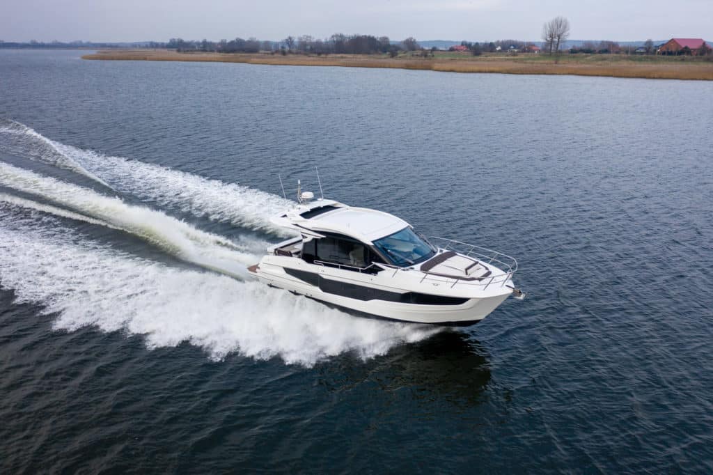 Galeon 410 HTC running just offshore