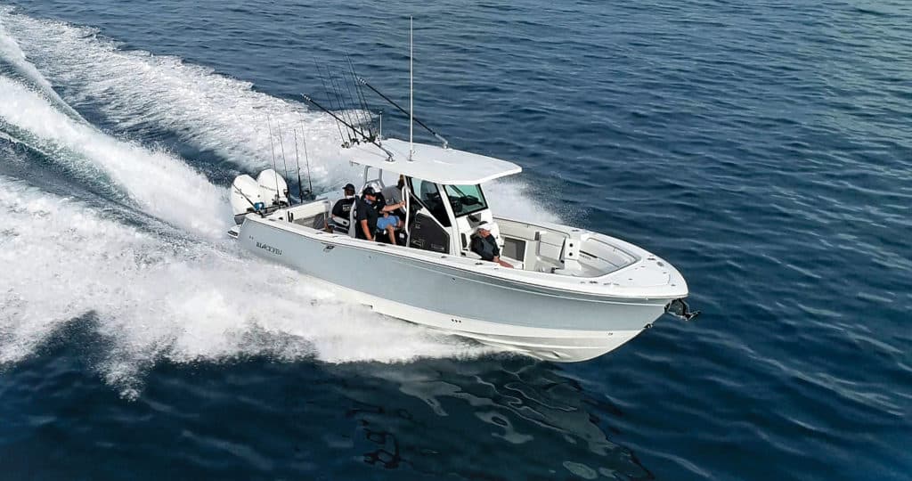 Blackfin 302CC running in the ocean