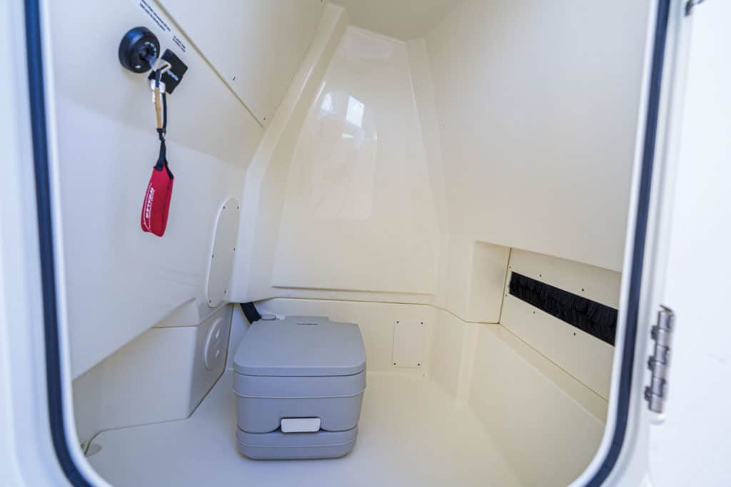 Boston Whaler 250 Dauntless head compartment