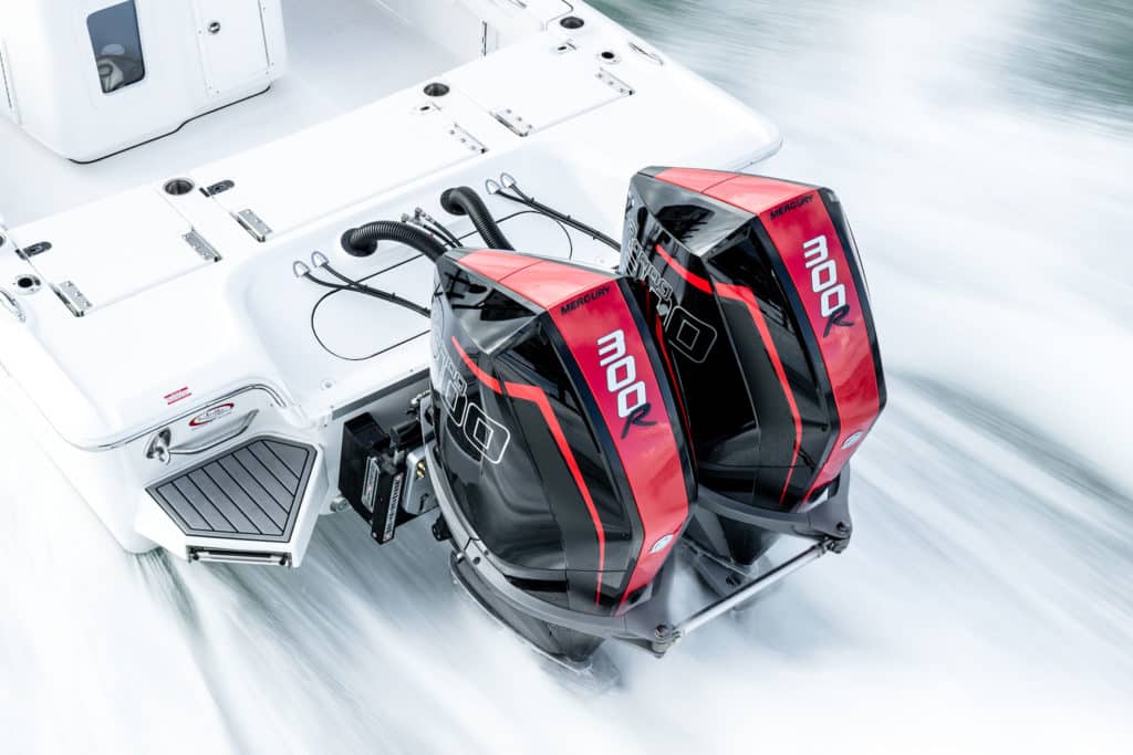 Mercury Racing 300R Outboard with the new tie-bar