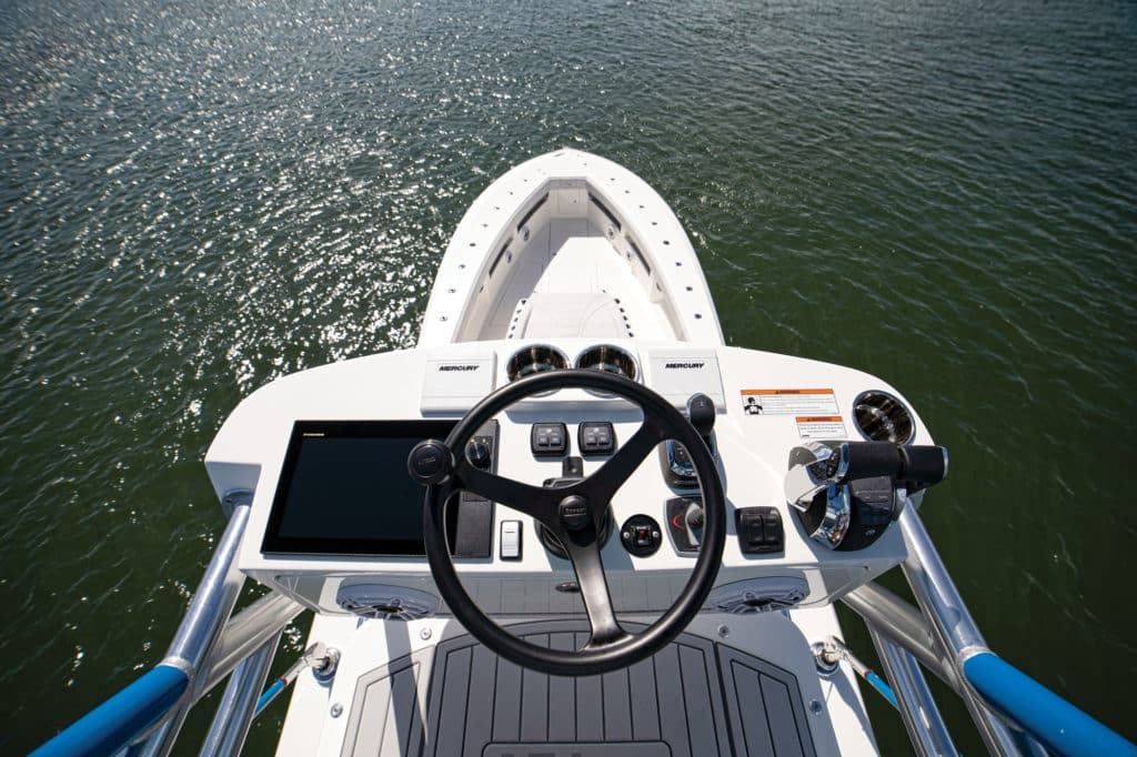 SeaVee 450Z upper station controls