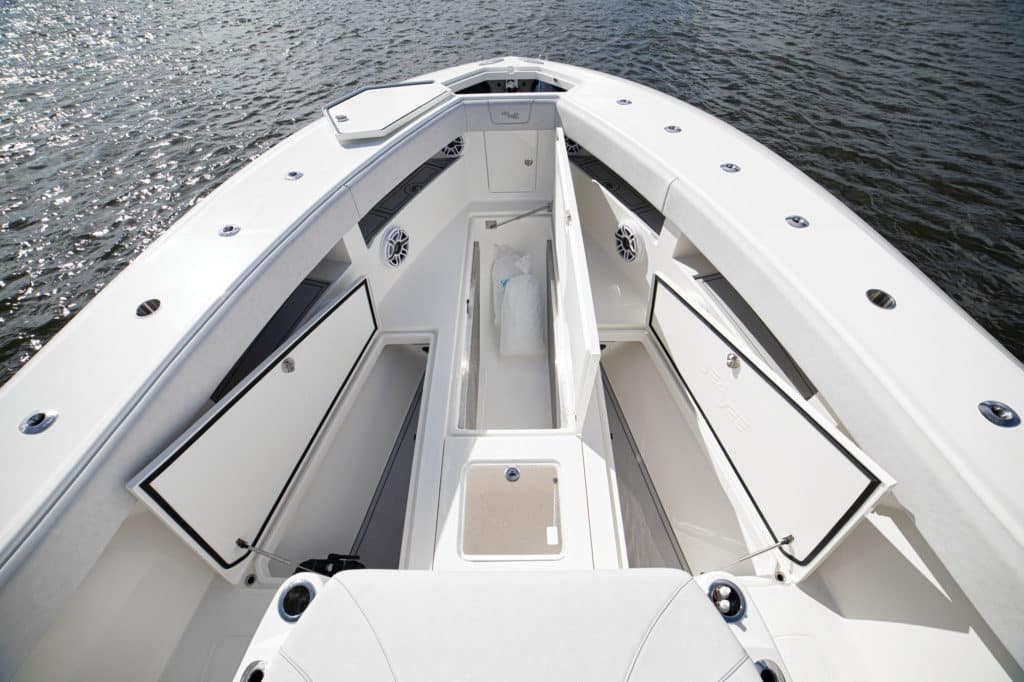 SeaVee 450Z bow storage