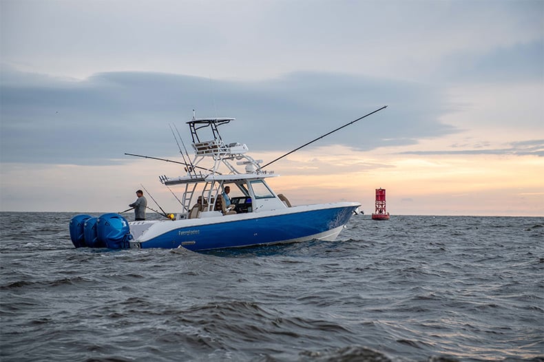 Everglades 395 CC fishing