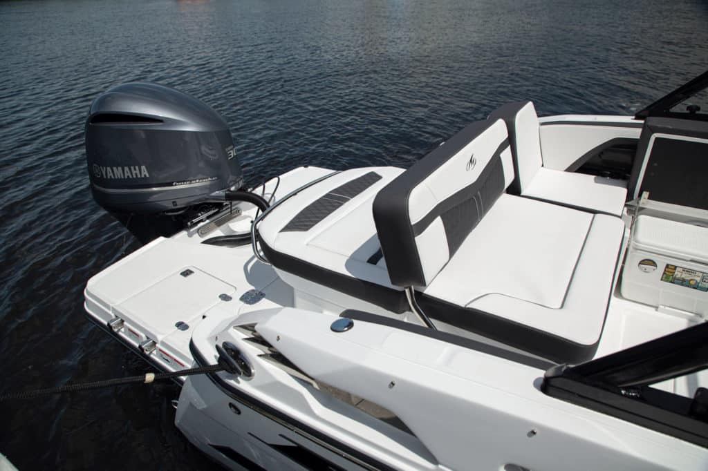 Monterey 255 SS OB transom platform