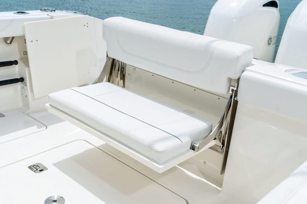 Pursuit S268 transom seating