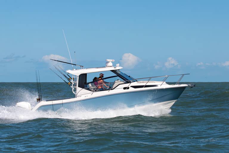 Boston Whaler 325 Conquest running shot