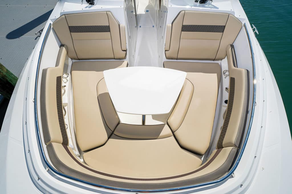 Pursuit Boats DC 326 bow seating