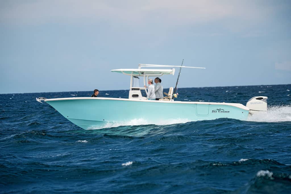 Sea Chaser 30 HFC Bluewater running shot