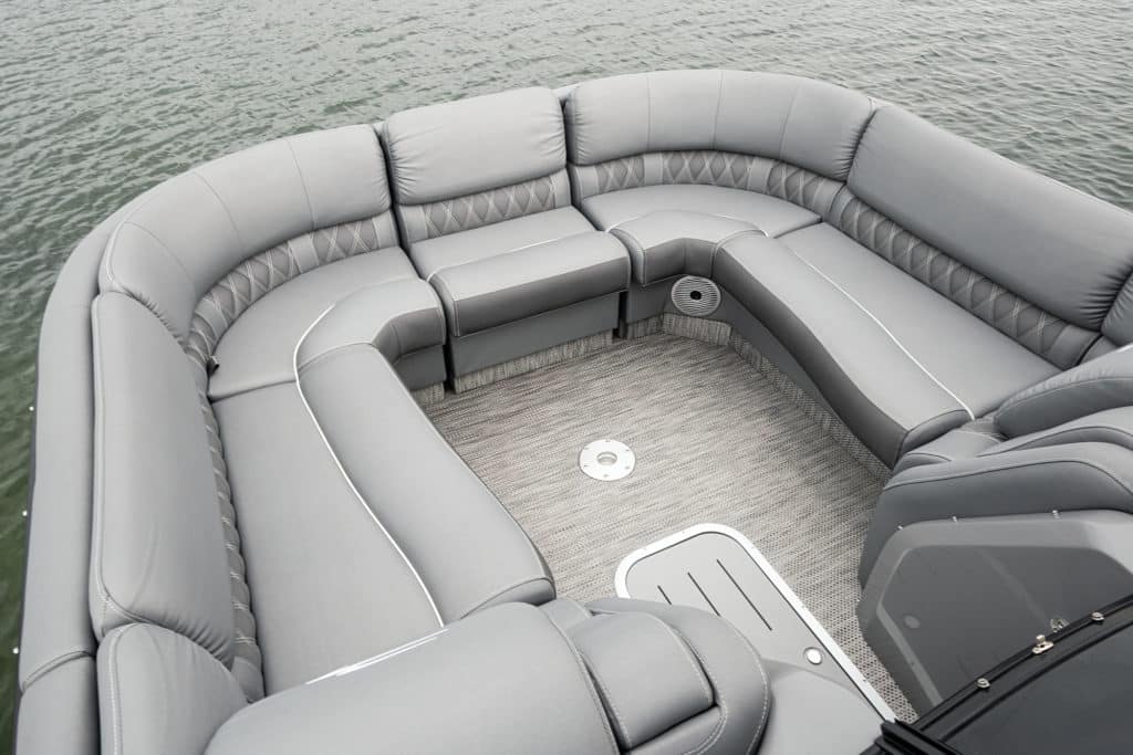 Bennington 25 QX Fastback bow seating