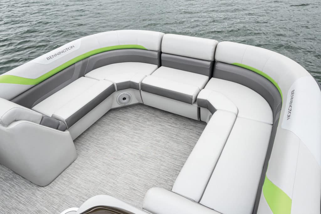 Bennington SX 22 Swingback bow seating