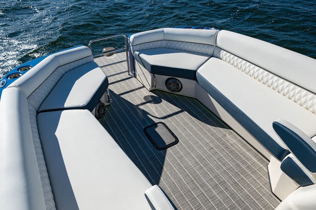 Harris Crowne 270 SL TE bow seating