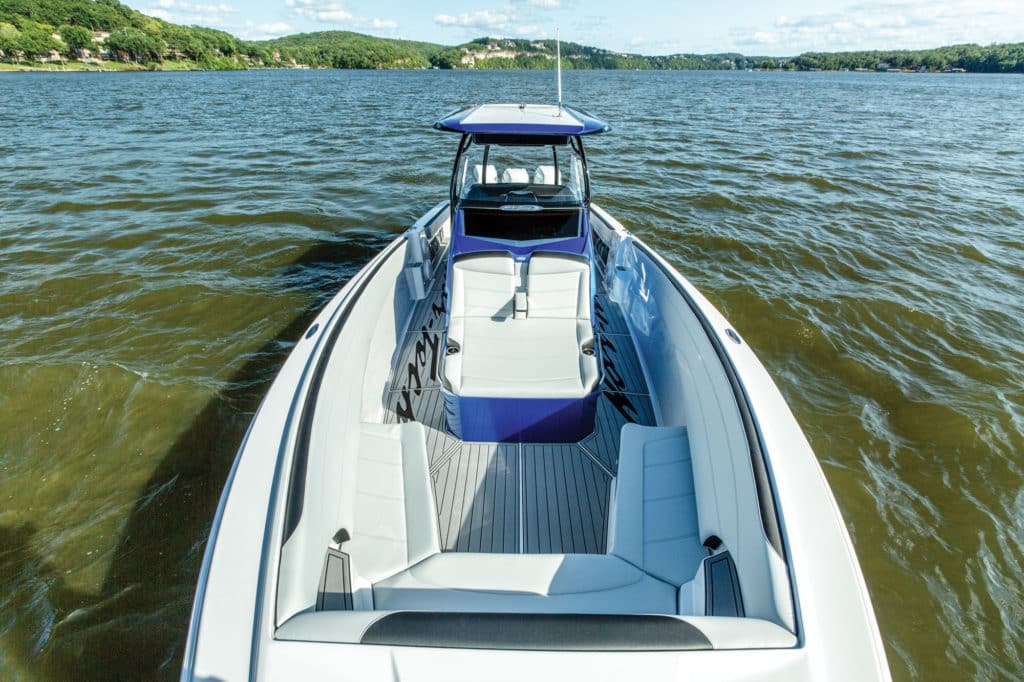 Nor-Tech 340 Sport bow seating