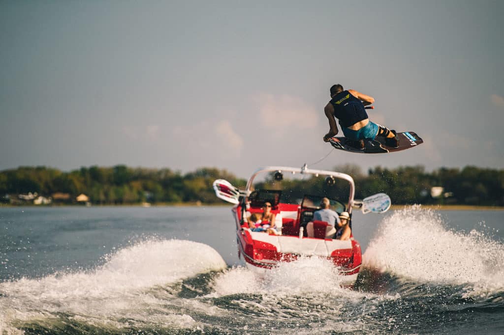 MasterCraft NXT22 throwing a wake