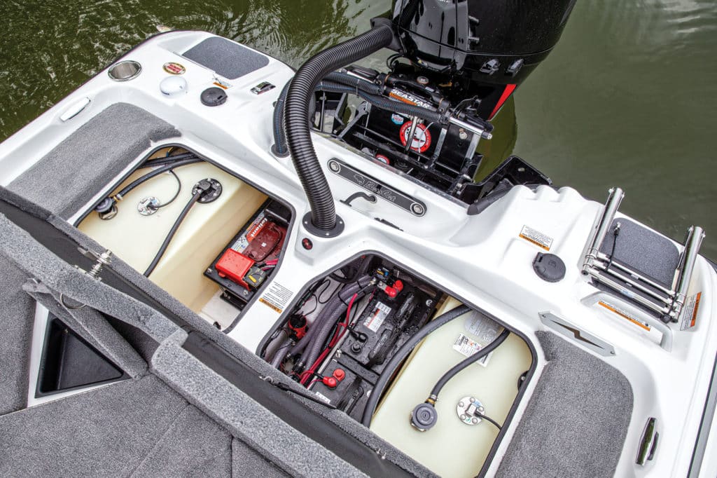 Bass Cat Cougar FTD fuel tanks and batteries