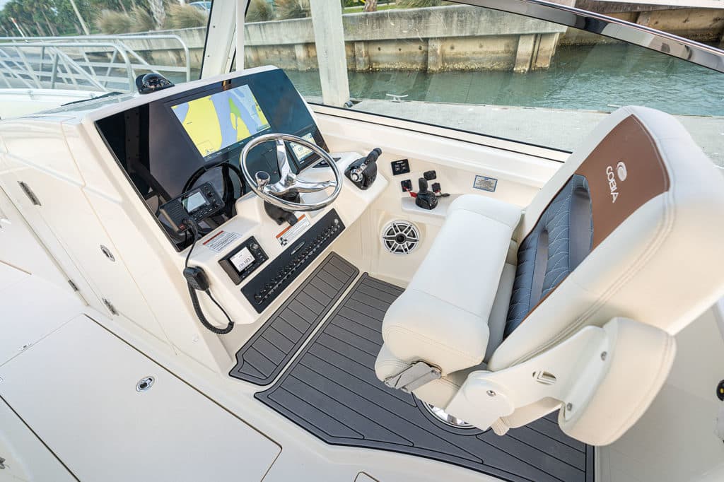 Cobia 330 Dual Console helm