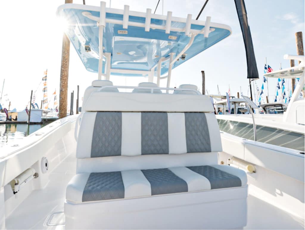 Invincible 39 Open Fisherman cockpit seating