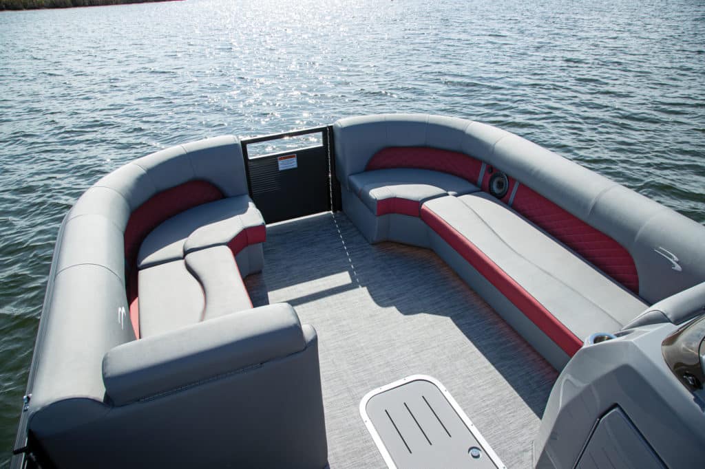 Bennington 23LSB bow seating