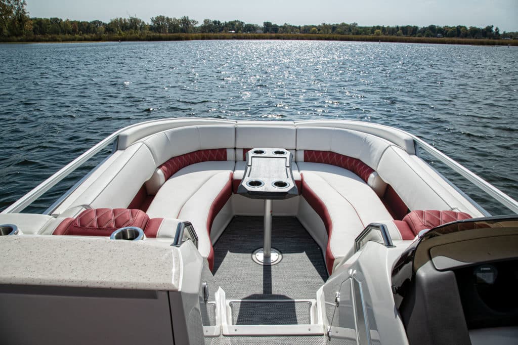 Bennington 24RTFBA Bowrider bow seating