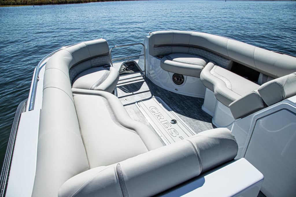 Crest Savannah 250 SLS bow seating