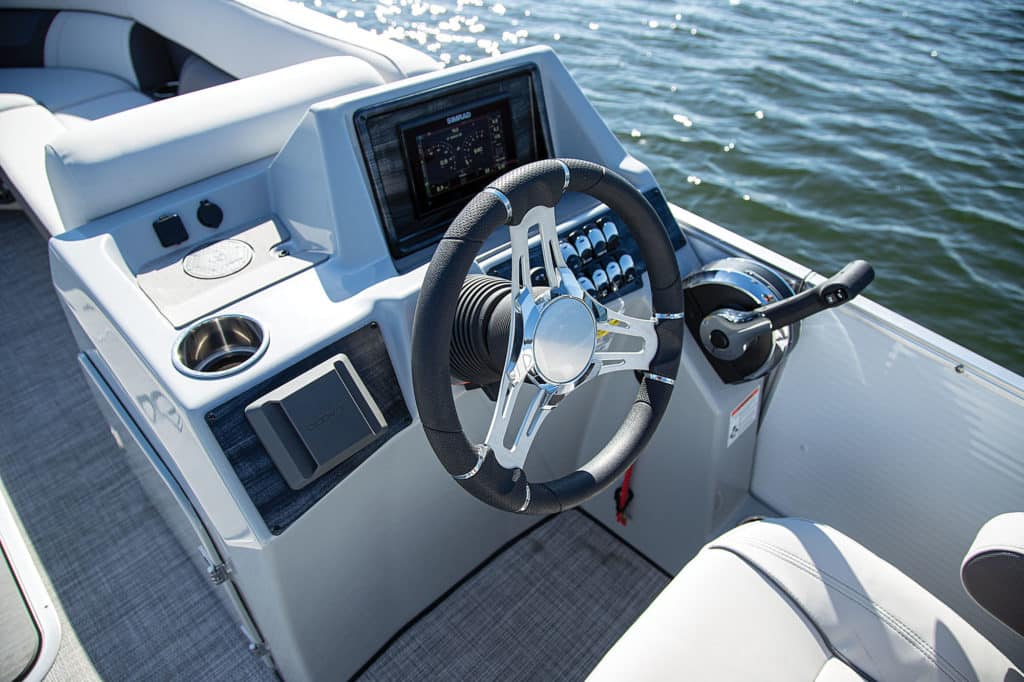 Harris Cruiser 250 helm