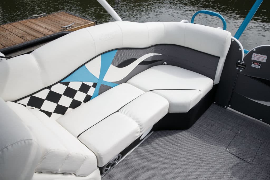 PlayCraft Infinity 2700 bow seating