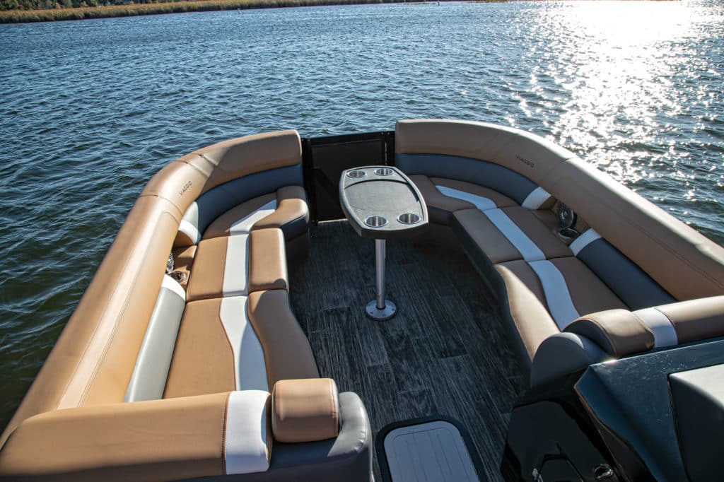 Misty Harbor Viaggio Diamante 26S bow seating