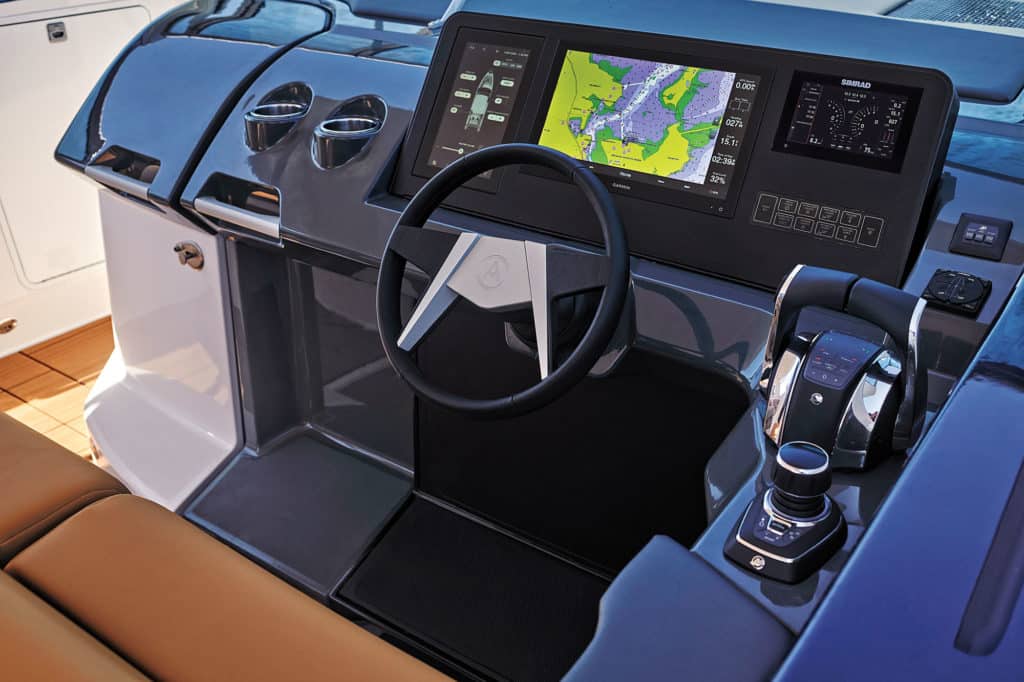 Aviara AV36 Outboard helm