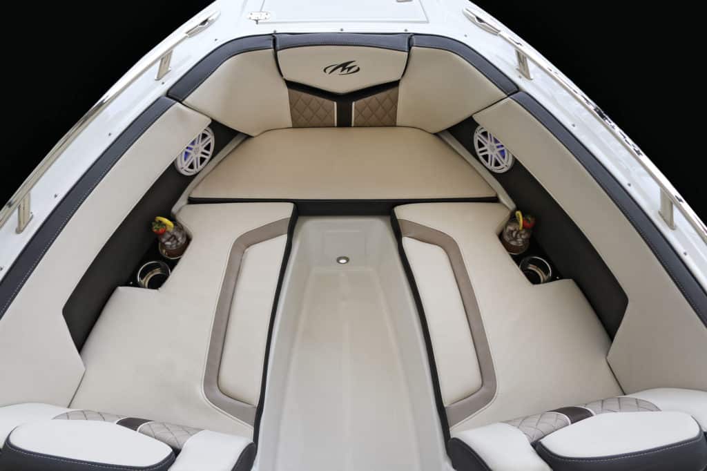 Monterey 215 SS bow seating