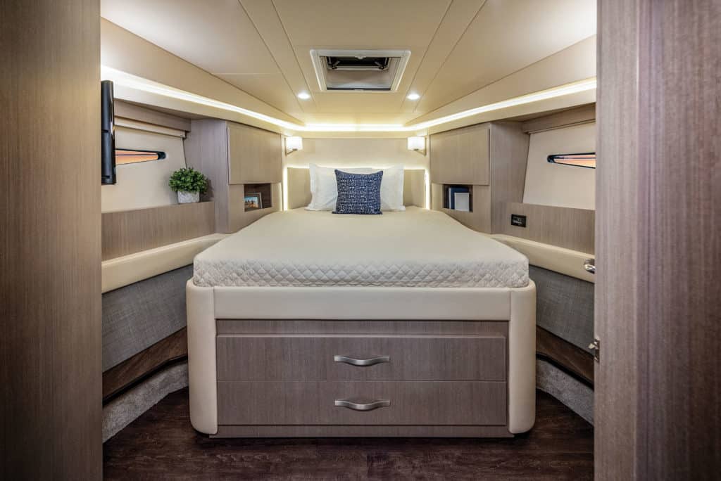 Regal 42 FXO cabin