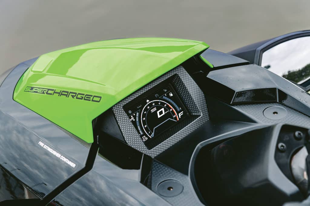 Yamaha GP1800R SVHO helm