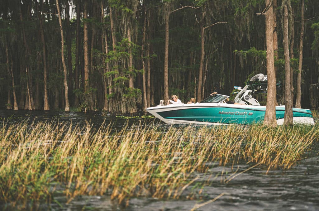 MasterCraft XT23 cruising the lake