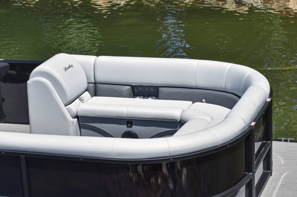 Bentley Pontoons 223 Bentley Navigator bow seating