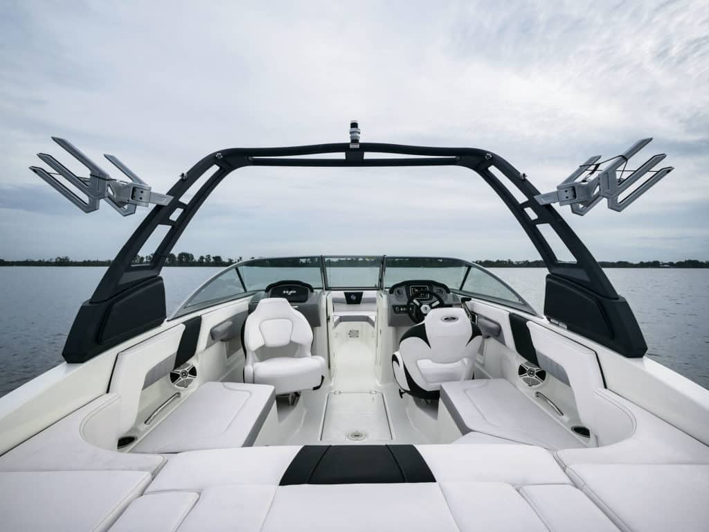 2019 Chaparral 23 H20 Surf