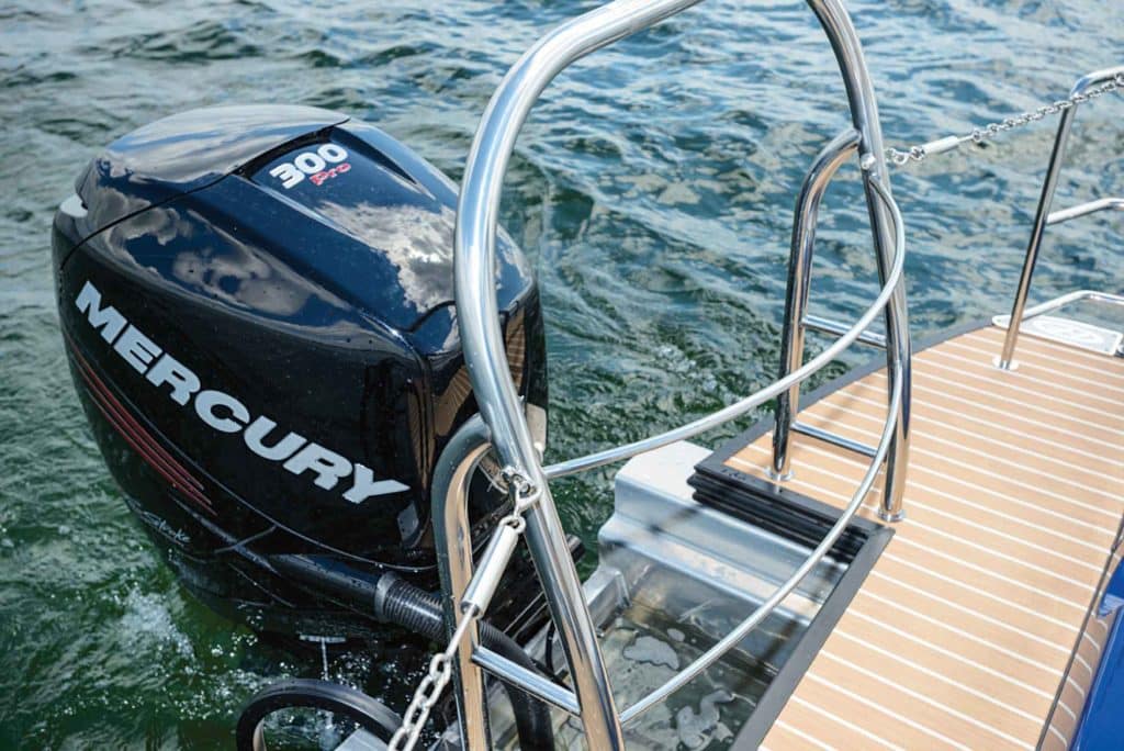 Essential Traits of the Best Pontoon Boats