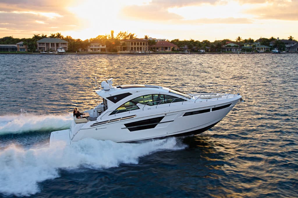 Cruisers Yachts 54 Cantius