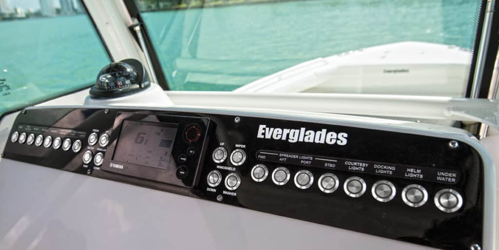 Everglades 253 CC