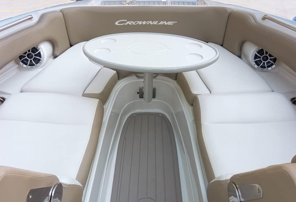 Crownline E 285 XS Bow Seating