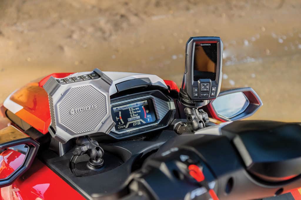 Yamaha FX Limited SVHO speaker and Garmin