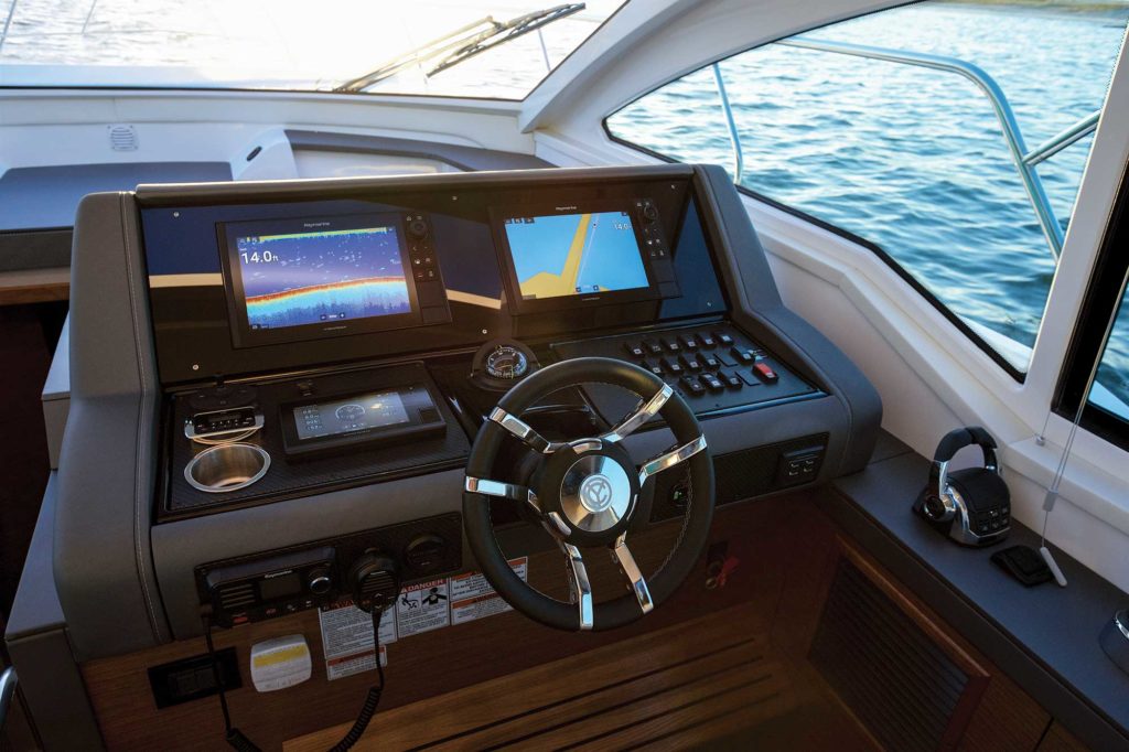 Cruisers Yachts Cantius 42